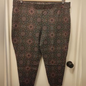 Torrid Indian Floral Pattern Leggings.